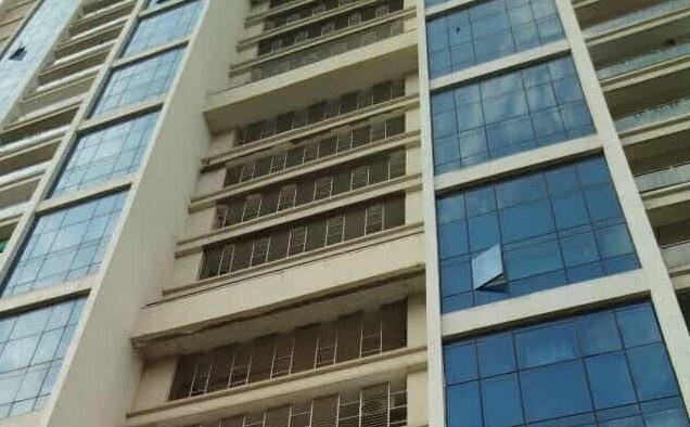 Woman jumps to death from 15th floor in Hyderabad