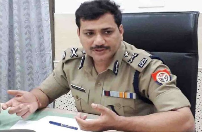 Kanpur IG pays fine for not wearing mask in public