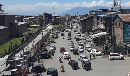 Markets in Srinagar reopen with safety measures