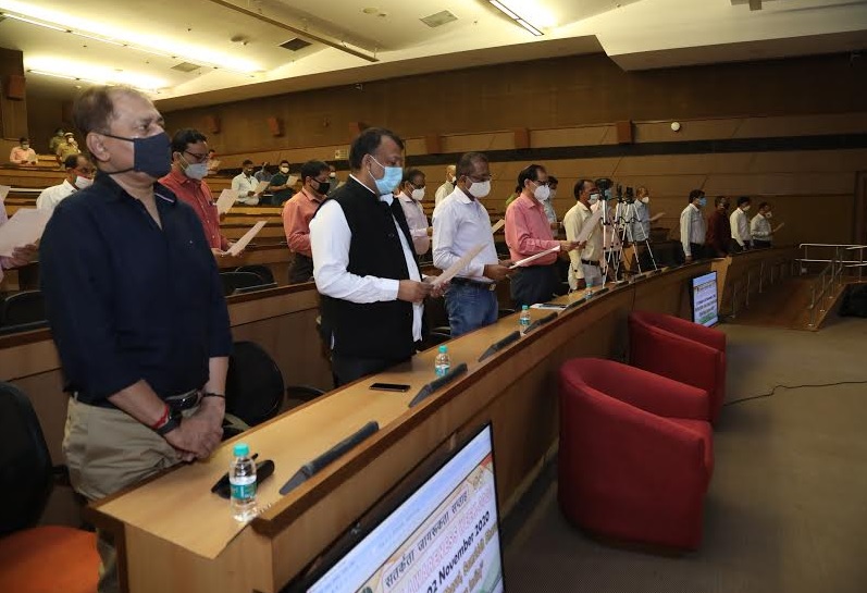 Vigilance Awareness Week: NDMC chairman administers integrity pledge