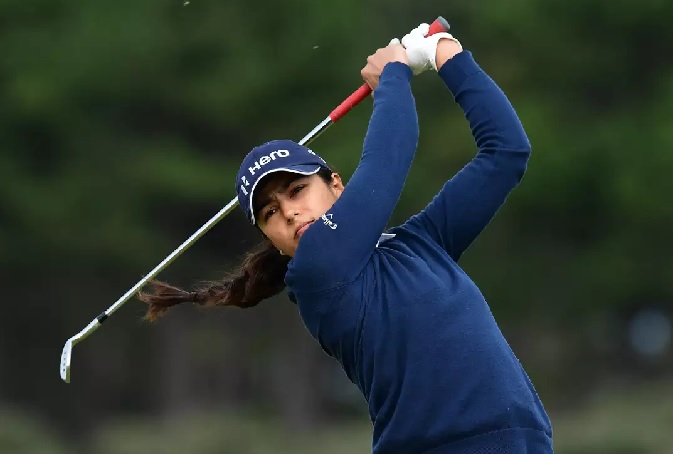 Tvesa finds her touch on the greens, takes 3-shot lead