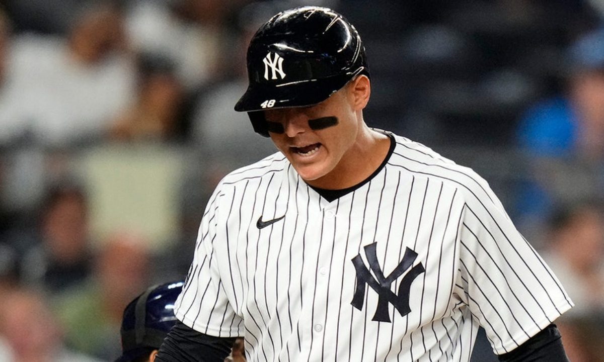 Fans rip Yankees' Giancarlo Stanton after nonchalant jog leads to easy out  at home plate